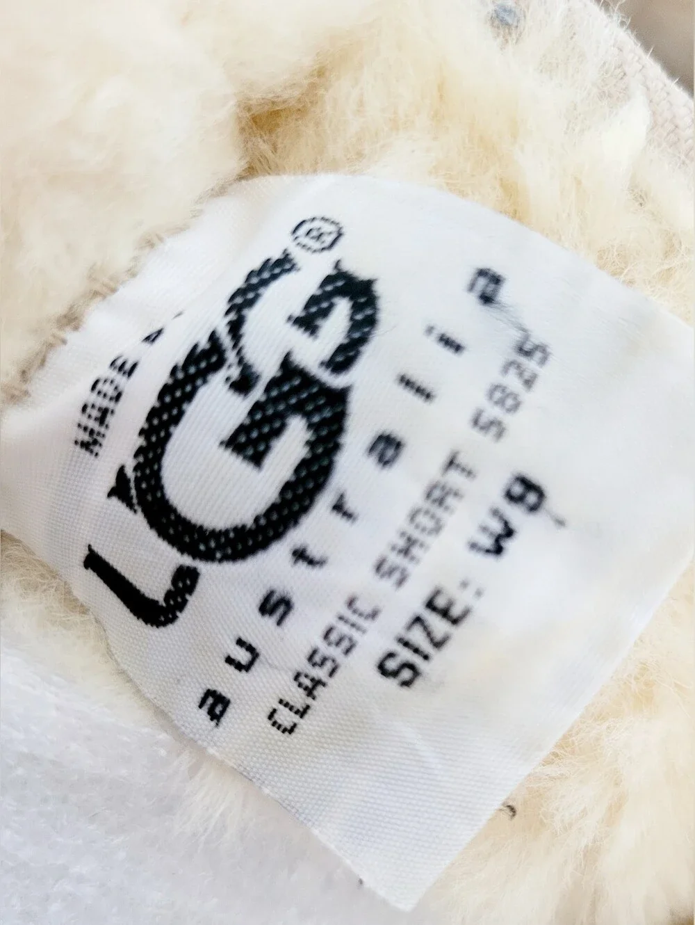 UGG Australia Classic Short II Boots Genuine Leather/Sheepskin US 9